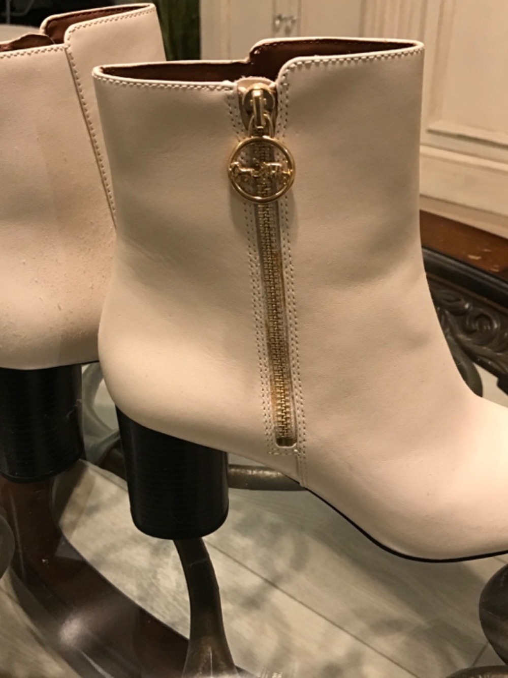 Coach Boots New Iris cream with gold side zip - Picture 2 of 6